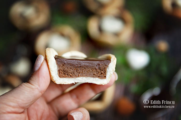 Mini tarte cu crema de branza si ciocolata mini tarte cu crema de branza si ciocolata 2 - Mini tarte cu crema de branza si ciocolata